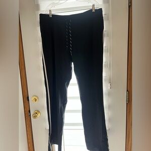 Black Lululemon xxl polyester, nylon, Lycra and spandex men’s drawstring Pants